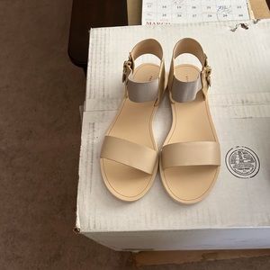 Kenneth Cole Flat Sandals